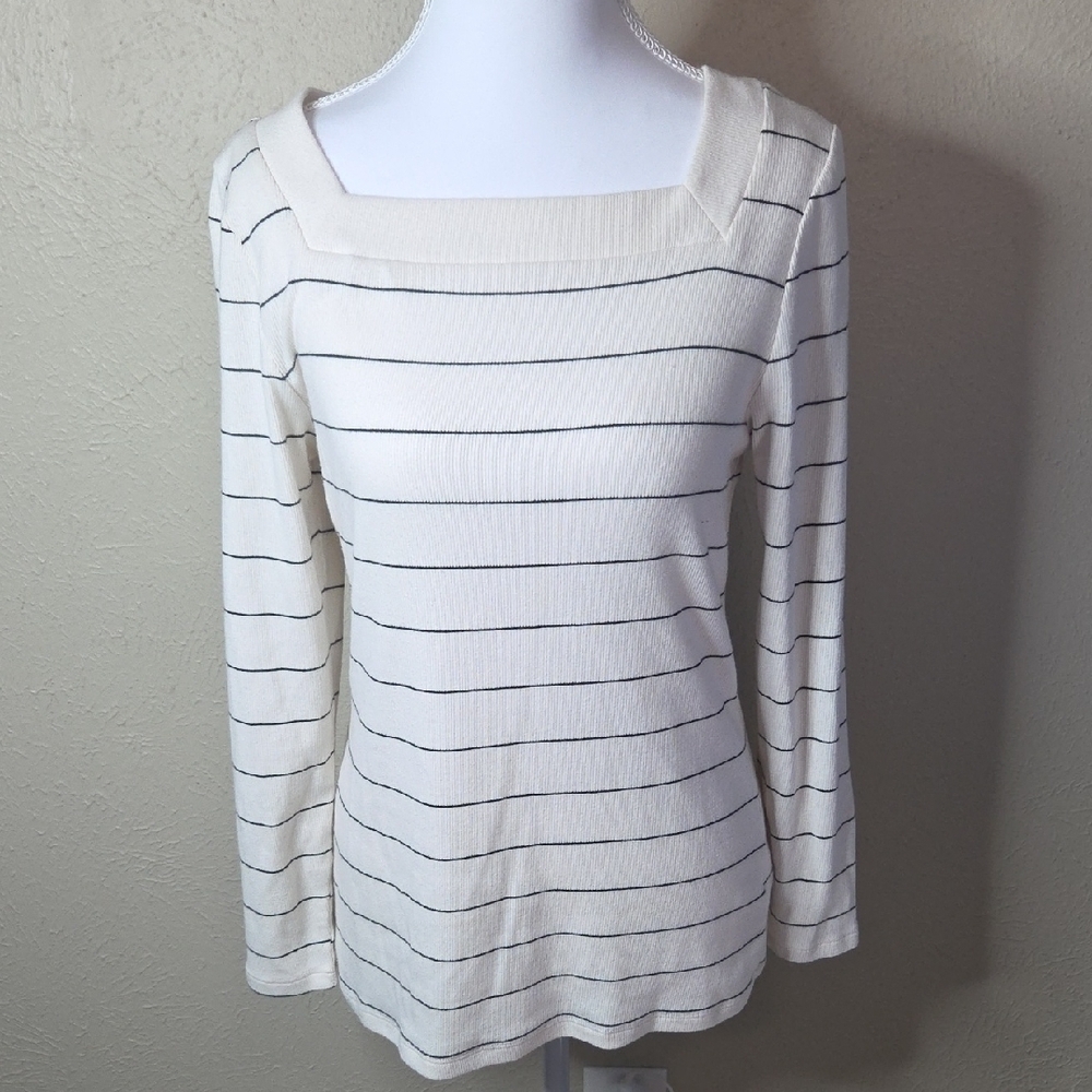 Old Navy Black and White Slim Fit Top, Size Medium, Wore 1x